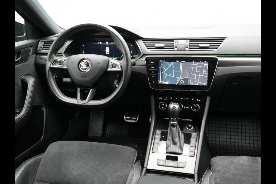 Škoda Superb Combi 1.4 TSI iV Sportline Business PHEV 218pk Dealer O.H | Trekhaak af Fabriek | Adaptive Cruise | 360 Camera | Alcantara Sportstoelen Memory & Verwarmd | 19"L.M | Keyless | Crystal LED | Plug In Hybrid |