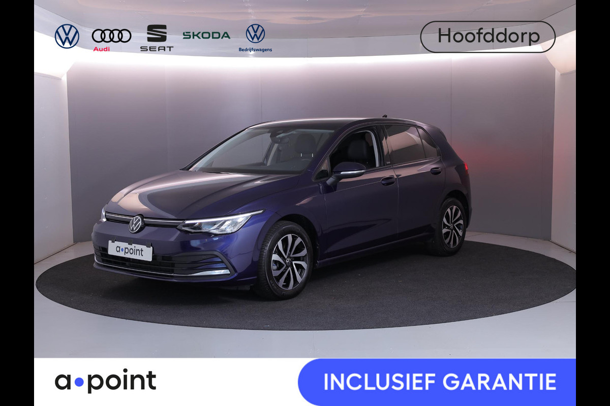 Volkswagen Golf 1.0 eTSI Life Active 110 pk Automaat (DSG) | Verlengde garantie | Navigatie | Parkeersensoren | Achteruitrijcamera | Autom. airco (3 zones) | Stoelverwarming |