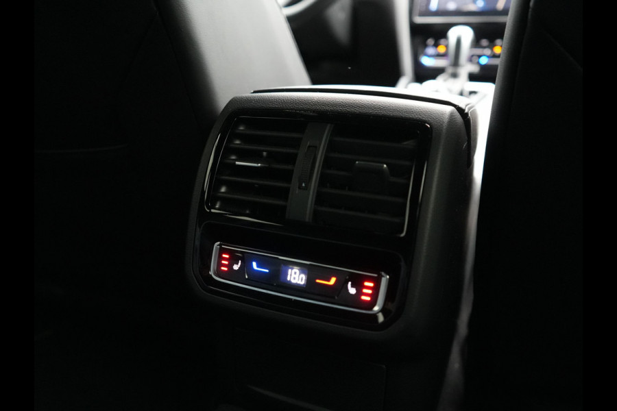 Volkswagen Arteon Shooting Brake 1.4 TSI eHybrid R-Line PHEV 218pk Dealer O.H. | Trekhaak Af Fabriek | Adaptive Cruise | Lederen Sportstoelen Memory & Massage | Keyless | Apple Carplay | Stoelverwarming | Navigatie | DAB | Plug In Hybrid |