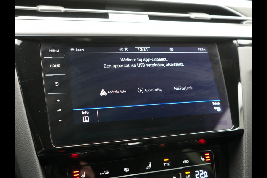 Volkswagen Arteon Shooting Brake 1.4 TSI eHybrid R-Line PHEV 218pk Dealer O.H. | Trekhaak Af Fabriek | Adaptive Cruise | Lederen Sportstoelen Memory & Massage | Keyless | Apple Carplay | Stoelverwarming | Navigatie | DAB | Plug In Hybrid |