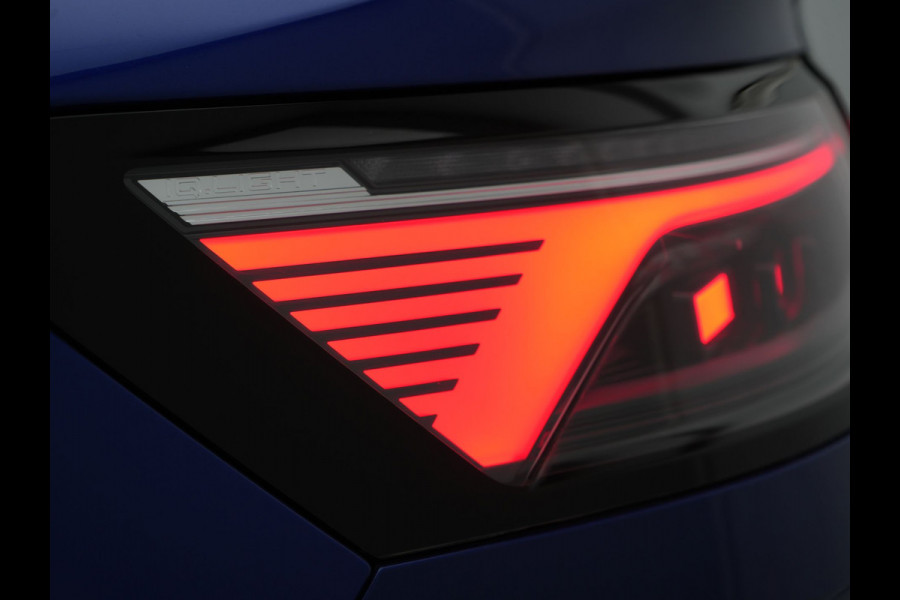 Volkswagen Arteon Shooting Brake 1.4 TSI eHybrid R-Line PHEV 218pk Dealer O.H. | Trekhaak Af Fabriek | Adaptive Cruise | Lederen Sportstoelen Memory & Massage | Keyless | Apple Carplay | Stoelverwarming | Navigatie | DAB | Plug In Hybrid |