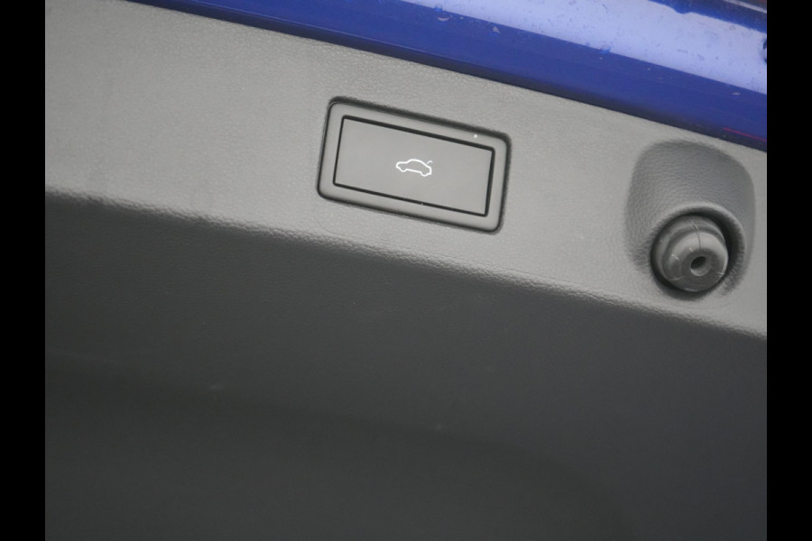 Volkswagen Arteon Shooting Brake 1.4 TSI eHybrid R-Line PHEV 218pk Dealer O.H. | Trekhaak Af Fabriek | Adaptive Cruise | Lederen Sportstoelen Memory & Massage | Keyless | Apple Carplay | Stoelverwarming | Navigatie | DAB | Plug In Hybrid |