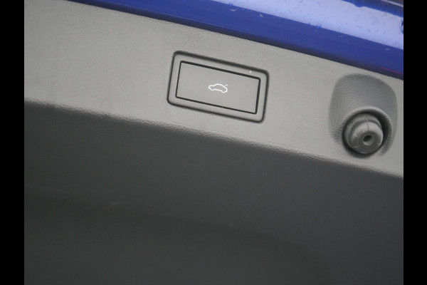 Volkswagen Arteon Shooting Brake 1.4 TSI eHybrid R-Line PHEV 218pk Dealer O.H. | Trekhaak Af Fabriek | Adaptive Cruise | Lederen Sportstoelen Memory & Massage | Keyless | Apple Carplay | Stoelverwarming | Navigatie | DAB | Plug In Hybrid |