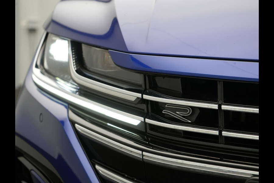 Volkswagen Arteon Shooting Brake 1.4 TSI eHybrid R-Line PHEV 218pk Dealer O.H. | Trekhaak Af Fabriek | Adaptive Cruise | Lederen Sportstoelen Memory & Massage | Keyless | Apple Carplay | Stoelverwarming | Navigatie | DAB | Plug In Hybrid |