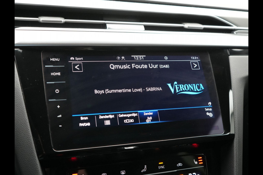 Volkswagen Arteon Shooting Brake 1.4 TSI eHybrid R-Line PHEV 218pk Dealer O.H. | Trekhaak Af Fabriek | Adaptive Cruise | Lederen Sportstoelen Memory & Massage | Keyless | Apple Carplay | Stoelverwarming | Navigatie | DAB | Plug In Hybrid |