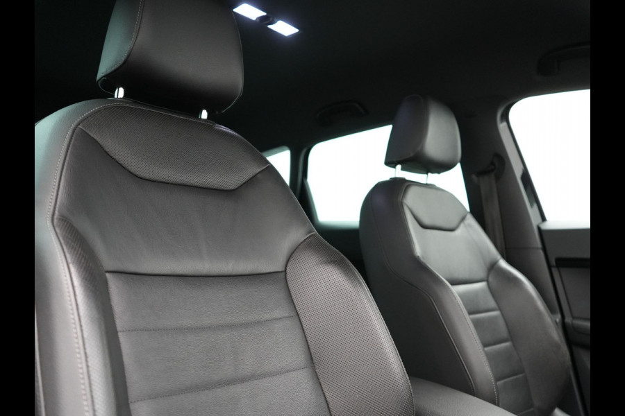 Seat Ateca 1.4 EcoTSI Xcellence Business Intense 150pk | Camera | Beats  Audio | Lederen Sportstoelen Verwarmd | Sfeerverlichting | Apple Carplay | Keyless | Virtual Cockpit | Cruise Control | Navigatie | DAB |