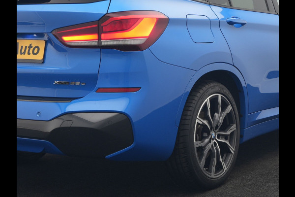 BMW X1 xDrive25e M Sport PHEV 221pk Dealer O.H | Trekhaak Afn. | Panodak | Camera | Sportstoelen & Sportstuur Verwarmd | Hifi Audio | Cruise Control | Sfeerverlichting | Navigatie | DAB | 19"L.M | Plug In Hybrid |