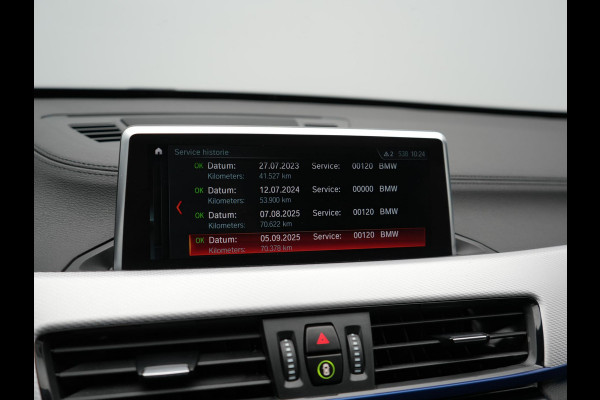 BMW X1 xDrive25e M Sport PHEV 221pk Dealer O.H | Trekhaak Afn. | Panodak | Camera | Sportstoelen & Sportstuur Verwarmd | Hifi Audio | Cruise Control | Sfeerverlichting | Navigatie | DAB | 19"L.M | Plug In Hybrid |