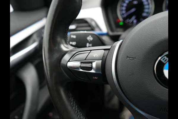 BMW X1 xDrive25e M Sport PHEV 221pk Dealer O.H | Trekhaak Afn. | Panodak | Camera | Sportstoelen & Sportstuur Verwarmd | Hifi Audio | Cruise Control | Sfeerverlichting | Navigatie | DAB | 19"L.M | Plug In Hybrid |