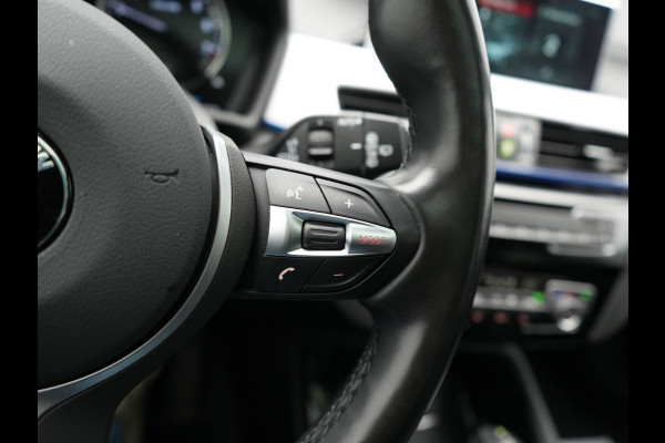 BMW X1 xDrive25e M Sport PHEV 221pk Dealer O.H | Trekhaak Afn. | Panodak | Camera | Sportstoelen & Sportstuur Verwarmd | Hifi Audio | Cruise Control | Sfeerverlichting | Navigatie | DAB | 19"L.M | Plug In Hybrid |