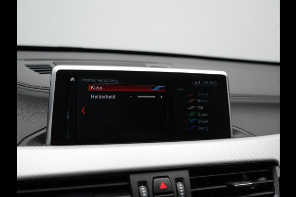 BMW X1 xDrive25e M Sport PHEV 221pk Dealer O.H | Trekhaak Afn. | Panodak | Camera | Sportstoelen & Sportstuur Verwarmd | Hifi Audio | Cruise Control | Sfeerverlichting | Navigatie | DAB | 19"L.M | Plug In Hybrid |