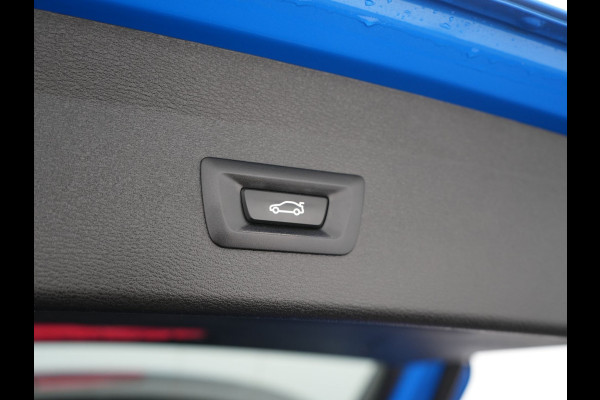 BMW X1 xDrive25e M Sport PHEV 221pk Dealer O.H | Trekhaak Afn. | Panodak | Camera | Sportstoelen & Sportstuur Verwarmd | Hifi Audio | Cruise Control | Sfeerverlichting | Navigatie | DAB | 19"L.M | Plug In Hybrid |