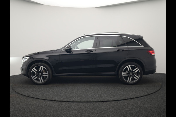 Mercedes-Benz GLC 300e 4MATIC Premium Plus PHEV 320pk Dealer O.H | Panodak | Trekhaak af Fabriek | Adaptive Cruise | Multibeam LED | 20" L.M | Apple Carplay | Sfeerverlichting | Camera | BLIS |