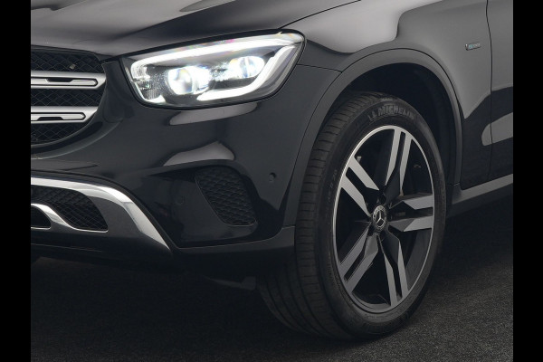 Mercedes-Benz GLC 300e 4MATIC Premium Plus PHEV 320pk Dealer O.H | Panodak | Trekhaak af Fabriek | Adaptive Cruise | Multibeam LED | 20" L.M | Apple Carplay | Sfeerverlichting | Camera | BLIS |