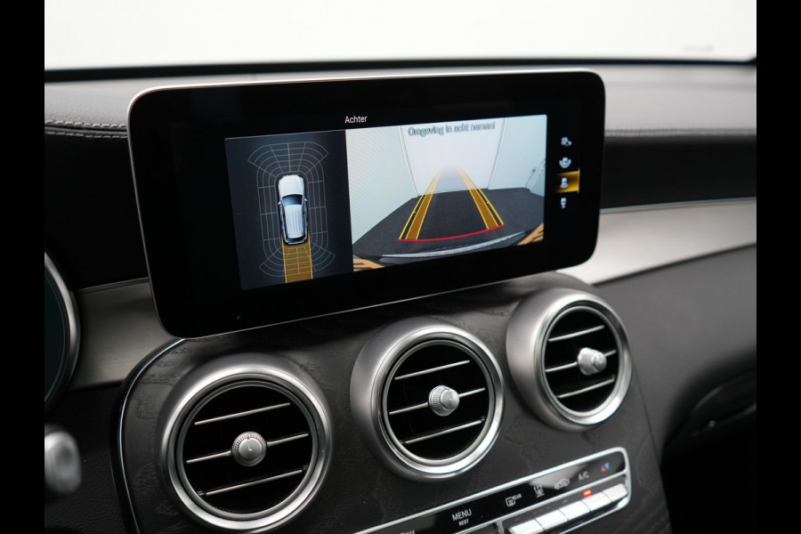 Mercedes-Benz GLC 300e 4MATIC Premium Plus PHEV 320pk Dealer O.H | Panodak | Trekhaak af Fabriek | Adaptive Cruise | Multibeam LED | 20" L.M | Apple Carplay | Sfeerverlichting | Camera | BLIS |