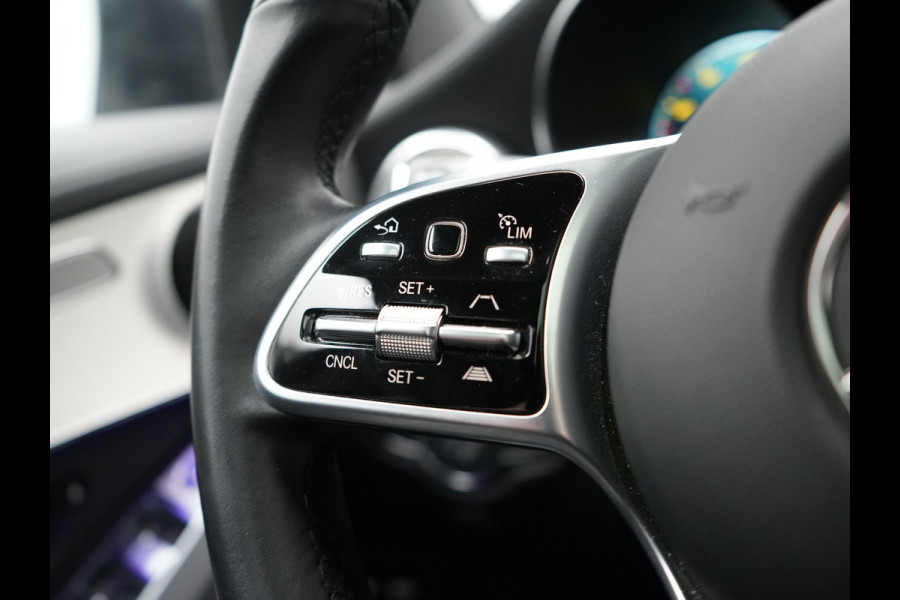 Mercedes-Benz GLC 300e 4MATIC Premium Plus PHEV 320pk Dealer O.H | Panodak | Trekhaak af Fabriek | Adaptive Cruise | Multibeam LED | 20" L.M | Apple Carplay | Sfeerverlichting | Camera | BLIS |
