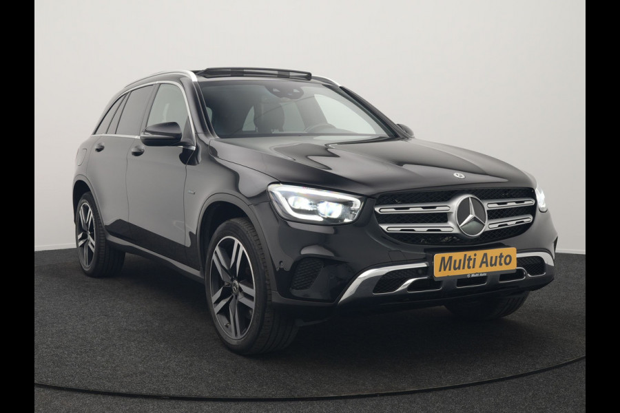 Mercedes-Benz GLC 300e 4MATIC Premium Plus PHEV 320pk Dealer O.H | Panodak | Trekhaak af Fabriek | Adaptive Cruise | Multibeam LED | 20" L.M | Apple Carplay | Sfeerverlichting | Camera | BLIS |