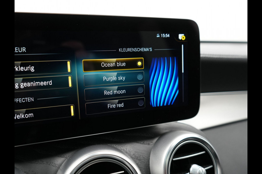 Mercedes-Benz GLC 300e 4MATIC Premium Plus PHEV 320pk Dealer O.H | Panodak | Trekhaak af Fabriek | Adaptive Cruise | Multibeam LED | 20" L.M | Apple Carplay | Sfeerverlichting | Camera | BLIS |