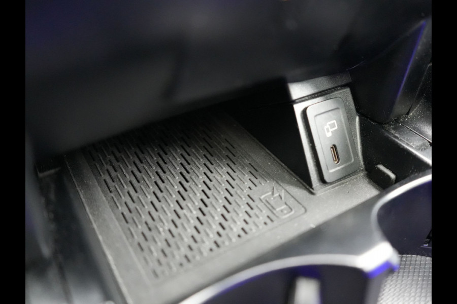 Mercedes-Benz GLC 300e 4MATIC Premium Plus PHEV 320pk Dealer O.H | Panodak | Trekhaak af Fabriek | Adaptive Cruise | Multibeam LED | 20" L.M | Apple Carplay | Sfeerverlichting | Camera | BLIS |