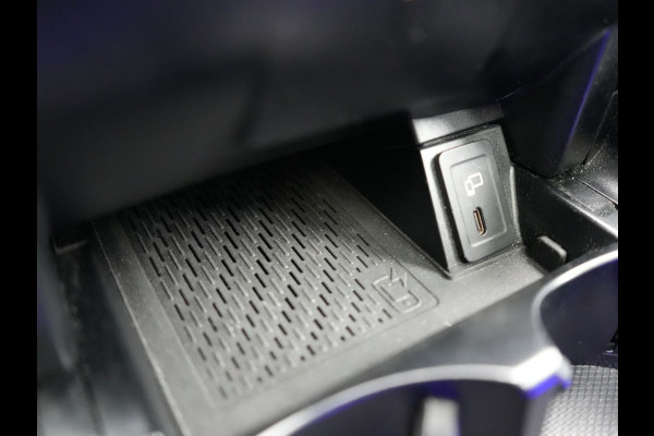 Mercedes-Benz GLC 300e 4MATIC Premium Plus PHEV 320pk Dealer O.H | Panodak | Trekhaak af Fabriek | Adaptive Cruise | Multibeam LED | 20" L.M | Apple Carplay | Sfeerverlichting | Camera | BLIS |