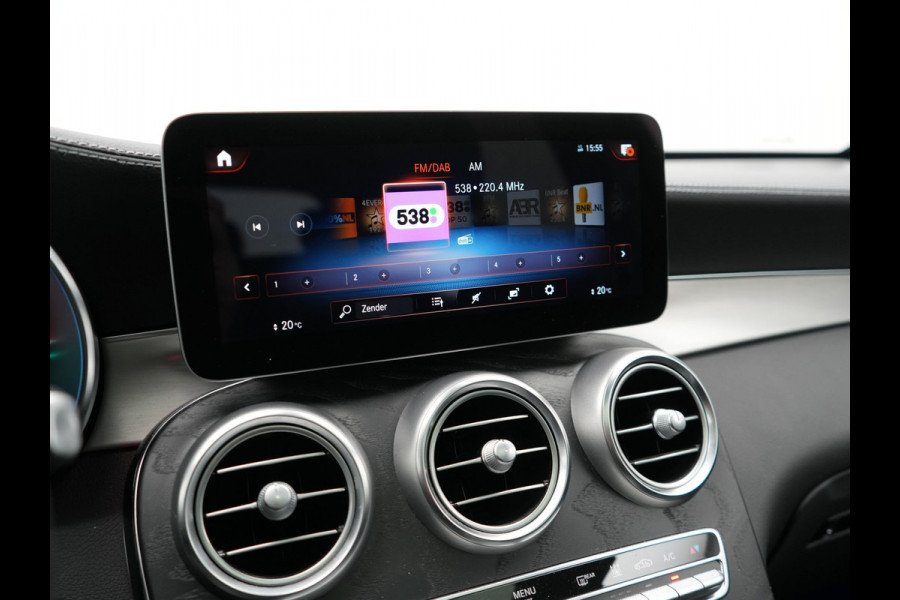Mercedes-Benz GLC 300e 4MATIC Premium Plus PHEV 320pk Dealer O.H | Panodak | Trekhaak af Fabriek | Adaptive Cruise | Multibeam LED | 20" L.M | Apple Carplay | Sfeerverlichting | Camera | BLIS |