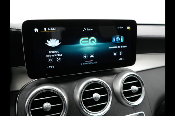 Mercedes-Benz GLC 300e 4MATIC Premium Plus PHEV 320pk Dealer O.H | Panodak | Trekhaak af Fabriek | Adaptive Cruise | Multibeam LED | 20" L.M | Apple Carplay | Sfeerverlichting | Camera | BLIS |