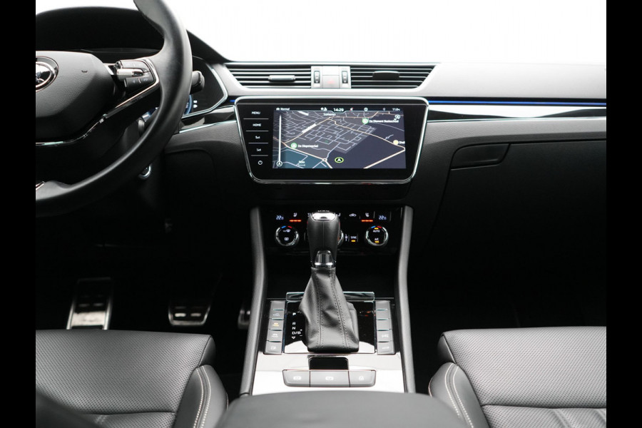 Škoda Superb Combi 1.4 TSI iV Laurin & Klement PHEV 218pk Dealer O.H. | Adaptive Cruise | 360 Camera | Canton Audio | Lederen Comfortstoelen Memory & Massage & Ventilatie | Sfeerverlichting | Stoelen & Stuur Verwarmd | Apple Carplay | Blis | Keyless | Plug In Hybrid |
