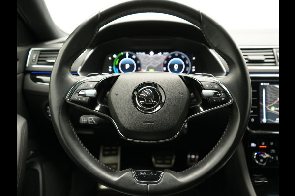 Škoda Superb Combi 1.4 TSI iV Laurin & Klement PHEV 218pk Dealer O.H. | Adaptive Cruise | 360 Camera | Canton Audio | Lederen Comfortstoelen Memory & Massage & Ventilatie | Sfeerverlichting | Stoelen & Stuur Verwarmd | Apple Carplay | Blis | Keyless | Plug In Hybrid |