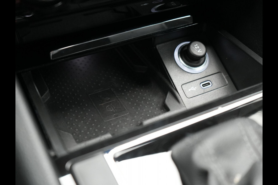 Škoda Superb Combi 1.4 TSI iV Laurin & Klement PHEV 218pk Dealer O.H. | Adaptive Cruise | 360 Camera | Canton Audio | Lederen Comfortstoelen Memory & Massage & Ventilatie | Sfeerverlichting | Stoelen & Stuur Verwarmd | Apple Carplay | Blis | Keyless | Plug In Hybrid |