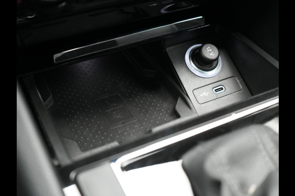 Škoda Superb Combi 1.4 TSI iV Laurin & Klement PHEV 218pk Dealer O.H. | Adaptive Cruise | 360 Camera | Canton Audio | Lederen Comfortstoelen Memory & Massage & Ventilatie | Sfeerverlichting | Stoelen & Stuur Verwarmd | Apple Carplay | Blis | Keyless | Plug In Hybrid |