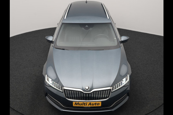 Škoda Superb Combi 1.4 TSI iV Laurin & Klement PHEV 218pk Dealer O.H. | Adaptive Cruise | 360 Camera | Canton Audio | Lederen Comfortstoelen Memory & Massage & Ventilatie | Sfeerverlichting | Stoelen & Stuur Verwarmd | Apple Carplay | Blis | Keyless | Plug In Hybrid |