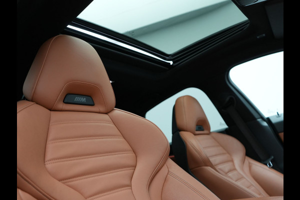 BMW 4 Serie Coupé 430i M Sport 245pk Dealer O.H Sanremo Green | Panodak | Lederen Competition Stoelen Memory & Verwarmd | Adaptive Onderstel | 360 Camera | Harman & Kardon | 19" L.M | Carbon | Apple Carplay | Navigatie | Blis | Virtual | DAB |