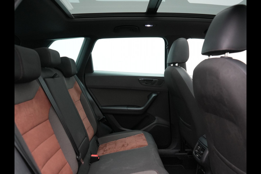 Seat Ateca 1.5 TSI 4DRIVE Xcellence Business Intense 150pk | Panodak | 360 Camera | Sfeerverlichting | Keyless | LED Koplampen | Apple Carplay | Navigatie | Virtual Cockpit |