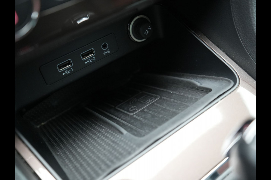 Seat Ateca 1.5 TSI 4DRIVE Xcellence Business Intense 150pk | Panodak | 360 Camera | Sfeerverlichting | Keyless | LED Koplampen | Apple Carplay | Navigatie | Virtual Cockpit |