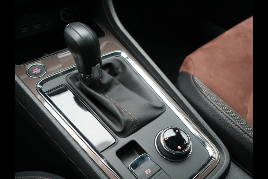 Seat Ateca 1.5 TSI 4DRIVE Xcellence Business Intense 150pk | Panodak | 360 Camera | Sfeerverlichting | Keyless | LED Koplampen | Apple Carplay | Navigatie | Virtual Cockpit |