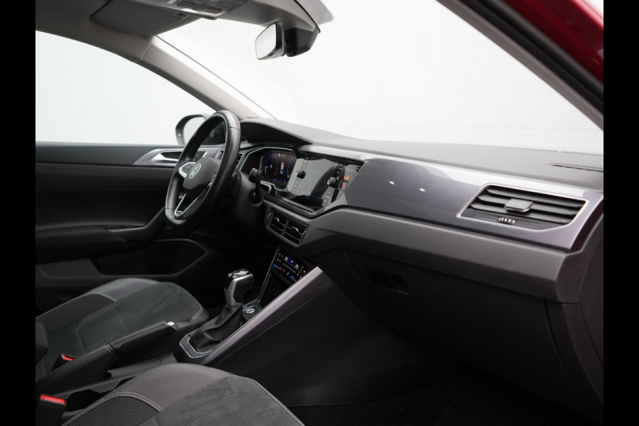 Volkswagen Taigo 1.0 TSI DSG Style 110pk Dealer O.H | Panodak | Camera | Adaptive Cruise | Alcantara Sportstoelen Verwarmd | IQ Light | IQ Drive | Keyless | Apple CarPlay | Navigatie | Virtual | DAB |