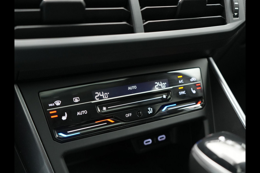 Volkswagen Taigo 1.0 TSI DSG Style 110pk Dealer O.H | Panodak | Camera | Adaptive Cruise | Alcantara Sportstoelen Verwarmd | IQ Light | IQ Drive | Keyless | Apple CarPlay | Navigatie | Virtual | DAB |