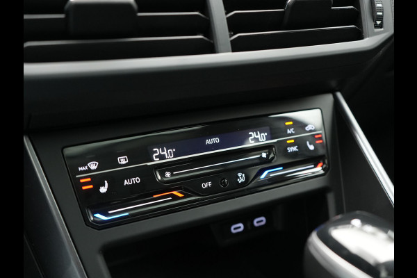 Volkswagen Taigo 1.0 TSI DSG Style 110pk Dealer O.H | Panodak | Camera | Adaptive Cruise | Alcantara Sportstoelen Verwarmd | IQ Light | IQ Drive | Keyless | Apple CarPlay | Navigatie | Virtual | DAB |