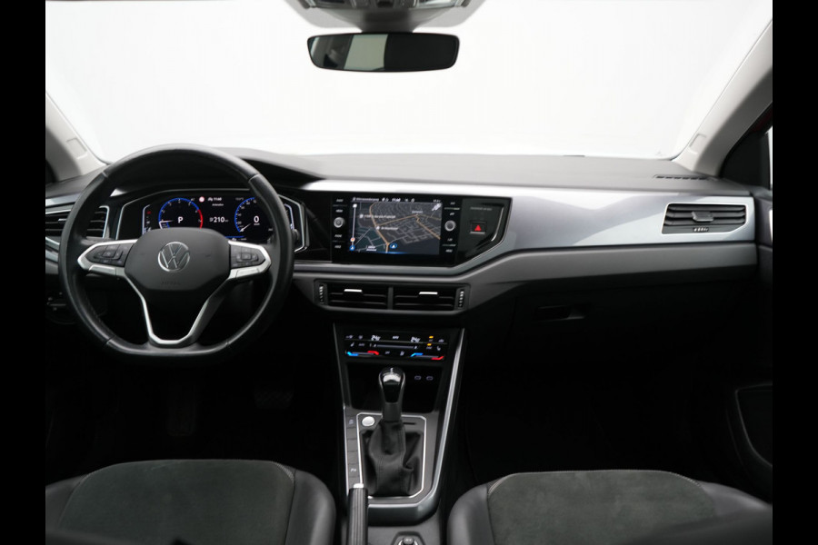 Volkswagen Taigo 1.0 TSI DSG Style 110pk Dealer O.H | Panodak | Camera | Adaptive Cruise | Alcantara Sportstoelen Verwarmd | IQ Light | IQ Drive | Keyless | Apple CarPlay | Navigatie | Virtual | DAB |