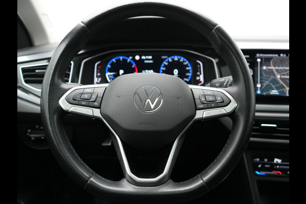 Volkswagen Taigo 1.0 TSI DSG Style 110pk Dealer O.H | Panodak | Camera | Adaptive Cruise | Alcantara Sportstoelen Verwarmd | IQ Light | IQ Drive | Keyless | Apple CarPlay | Navigatie | Virtual | DAB |