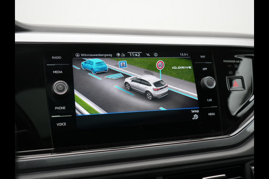 Volkswagen Taigo 1.0 TSI DSG Style 110pk Dealer O.H | Panodak | Camera | Adaptive Cruise | Alcantara Sportstoelen Verwarmd | IQ Light | IQ Drive | Keyless | Apple CarPlay | Navigatie | Virtual | DAB |