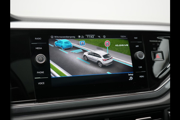 Volkswagen Taigo 1.0 TSI DSG Style 110pk Dealer O.H | Panodak | Camera | Adaptive Cruise | Alcantara Sportstoelen Verwarmd | IQ Light | IQ Drive | Keyless | Apple CarPlay | Navigatie | Virtual | DAB |