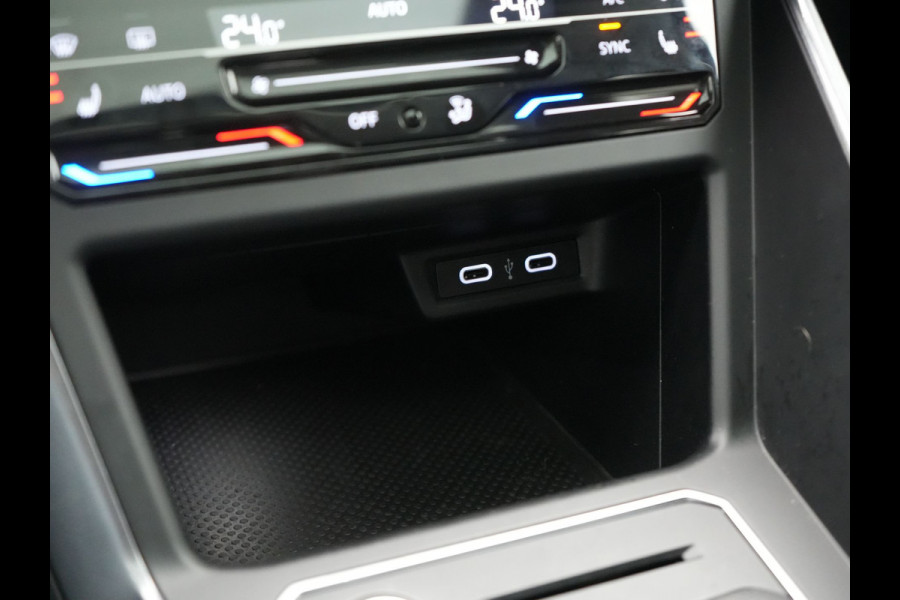 Volkswagen Taigo 1.0 TSI DSG Style 110pk Dealer O.H | Panodak | Camera | Adaptive Cruise | Alcantara Sportstoelen Verwarmd | IQ Light | IQ Drive | Keyless | Apple CarPlay | Navigatie | Virtual | DAB |