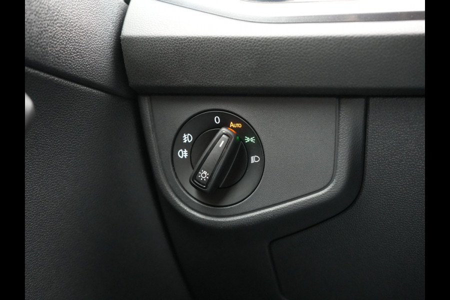 Volkswagen Taigo 1.0 TSI DSG Style 110pk Dealer O.H | Panodak | Camera | Adaptive Cruise | Alcantara Sportstoelen Verwarmd | IQ Light | IQ Drive | Keyless | Apple CarPlay | Navigatie | Virtual | DAB |