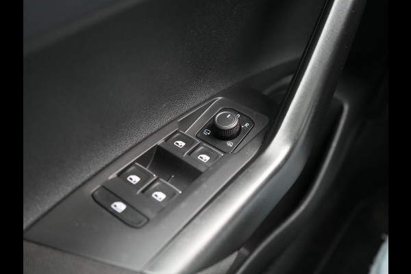 Volkswagen Taigo 1.0 TSI DSG Style 110pk Dealer O.H | Panodak | Camera | Adaptive Cruise | Alcantara Sportstoelen Verwarmd | IQ Light | IQ Drive | Keyless | Apple CarPlay | Navigatie | Virtual | DAB |
