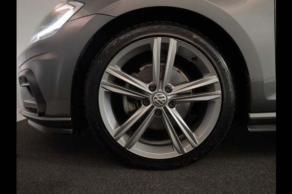 Volkswagen Golf 1.5 TSI Highline Business R 150pk DSG| Camera| Navi| 18'LM-velgen