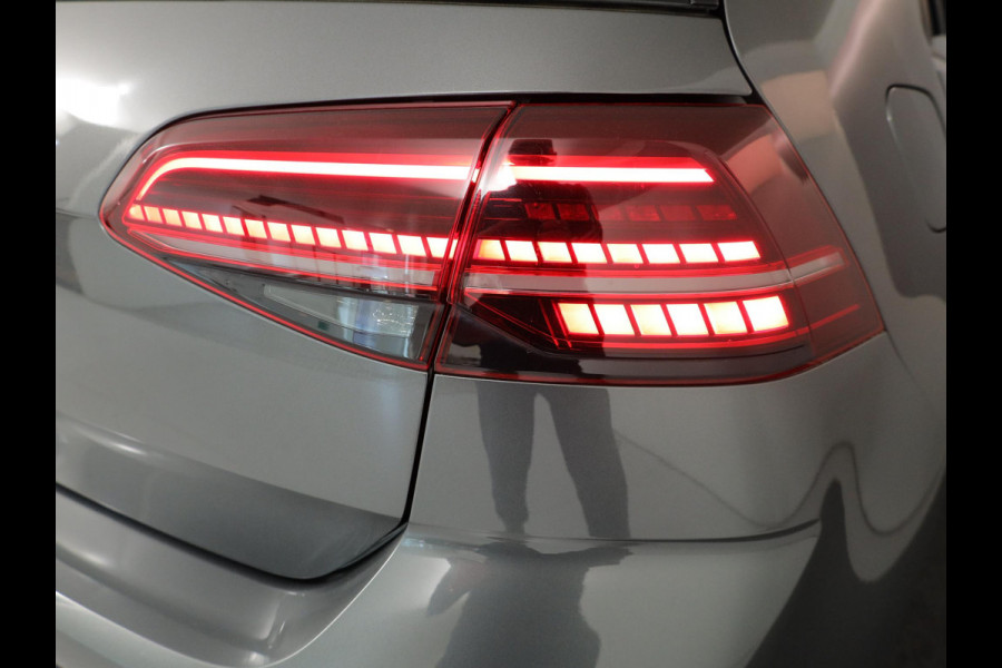 Volkswagen Golf 1.5 TSI Highline Business R 150pk DSG| Camera| Navi| 18'LM-velgen