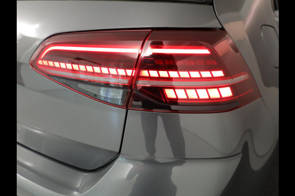 Volkswagen Golf 1.5 TSI Highline Business R 150pk DSG| Camera| Navi| 18'LM-velgen