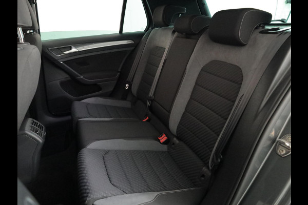 Volkswagen Golf 1.5 TSI Highline Business R 150pk DSG| Camera| Navi| 18'LM-velgen