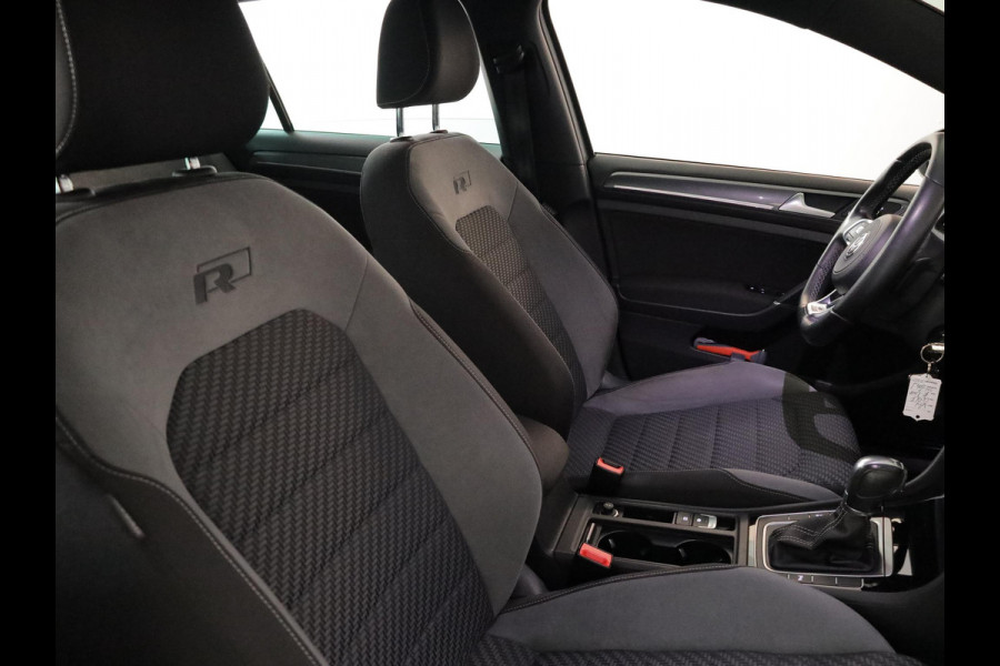 Volkswagen Golf 1.5 TSI Highline Business R 150pk DSG| Camera| Navi| 18'LM-velgen